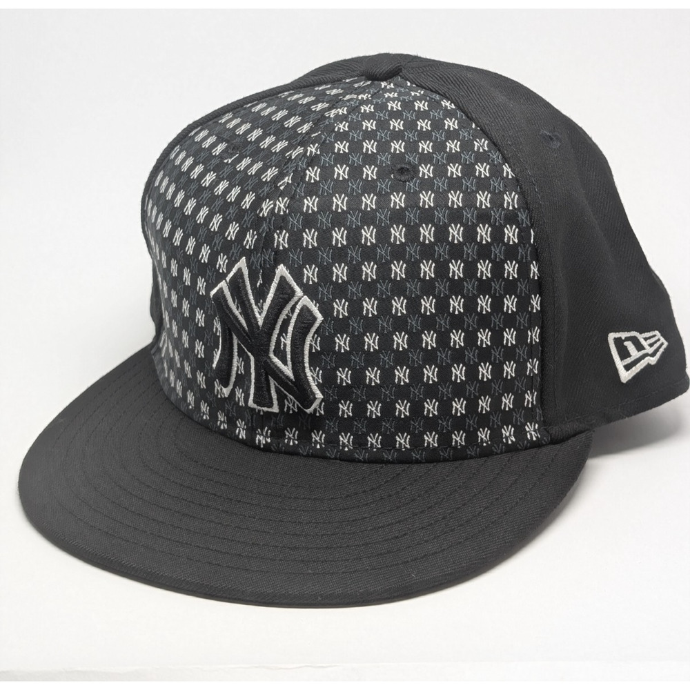 New York Yankees New Era Fitted Hat Cap All Over NY Logo Size 7 3/8 MLB